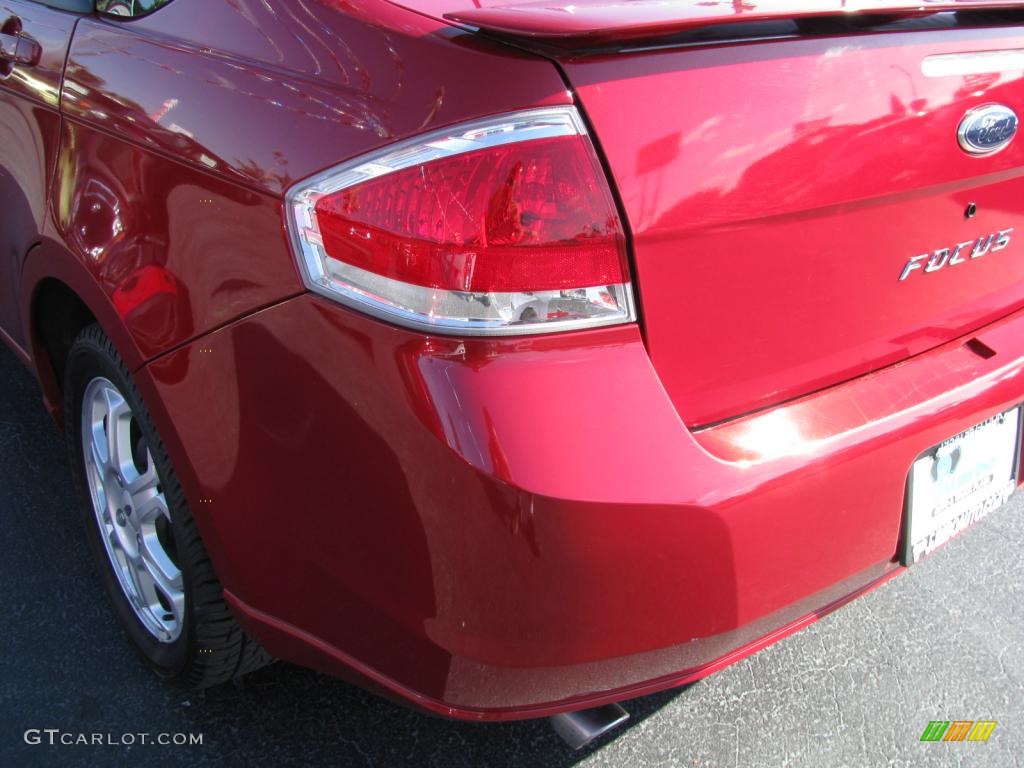 2009 Focus SES Sedan - Sangria Red Metallic / Charcoal Black photo #8