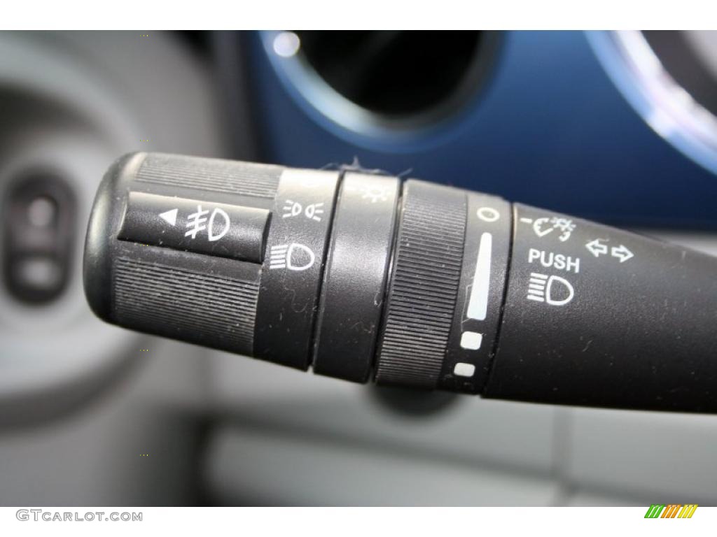 2006 Chrysler PT Cruiser GT Convertible Controls Photo #44181760