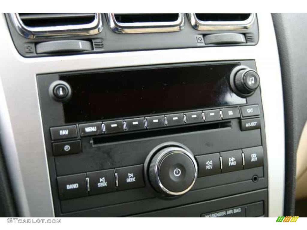 2010 GMC Acadia SLT AWD Controls Photo #44185027