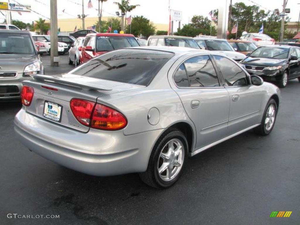 2000 Alero GLS Sedan - Silvermist / Pewter photo #11