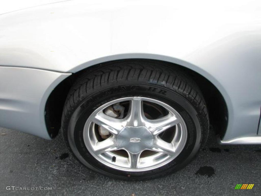 2000 Oldsmobile Alero GLS Sedan Wheel Photo #44186391