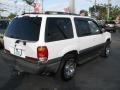 Oxford White - Mountaineer 4WD Photo No. 11