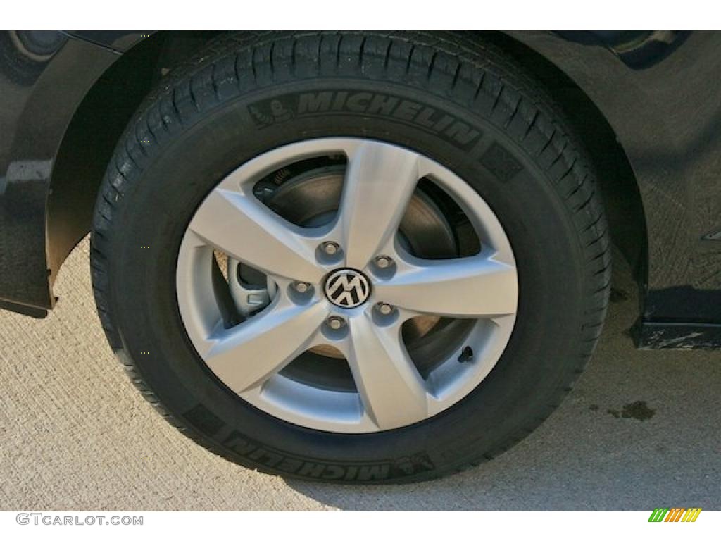 2011 Volkswagen Routan SE Wheel Photo #44192636