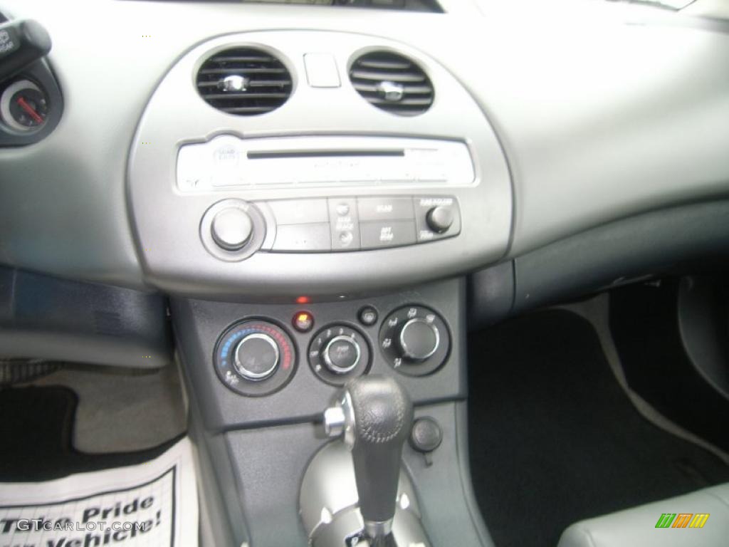 2007 Mitsubishi Eclipse SE Coupe Controls Photo #44193039