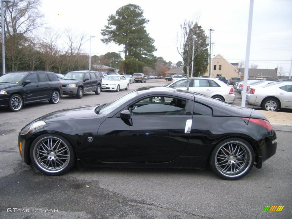 2004 350Z Touring Coupe - Super Black / Charcoal photo #2