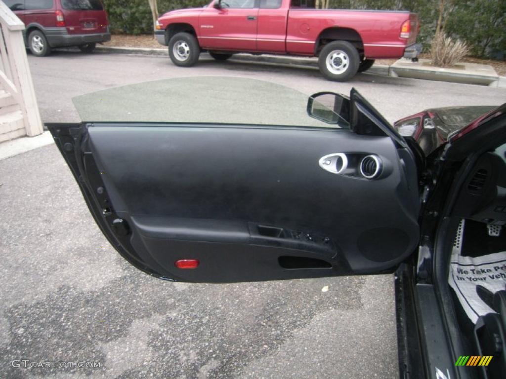 2004 350Z Touring Coupe - Super Black / Charcoal photo #13