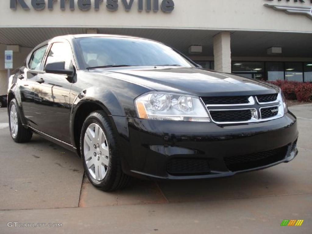 Brilliant Black Crystal Pearl Dodge Avenger