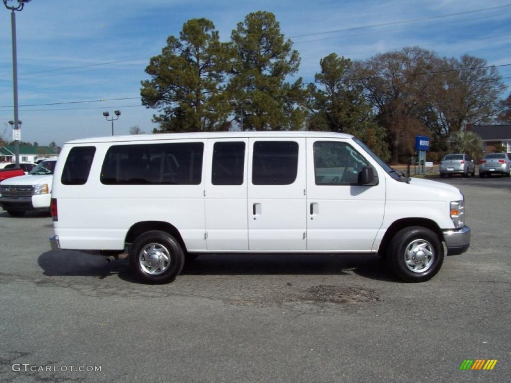 Oxford White 2010 Ford E Series Van E350 XLT Passenger Extended Exterior Photo #44200830