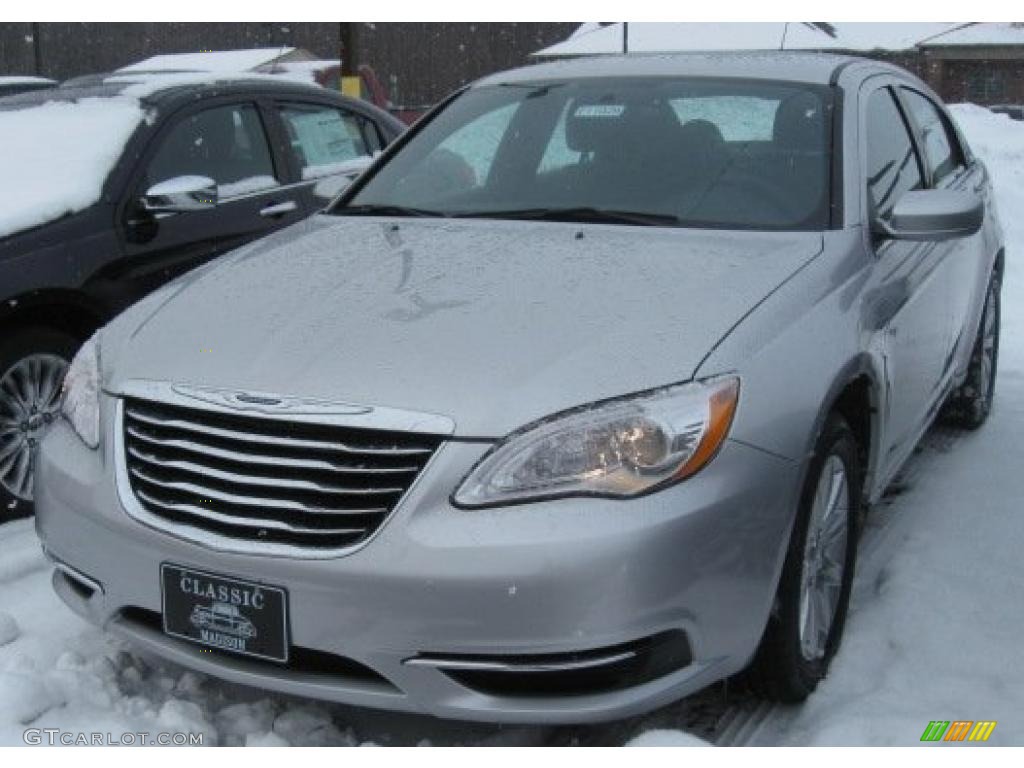 2011 200 Touring - Bright Silver Metallic / Black photo #1