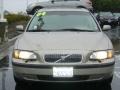 Ash Gold Metallic - V70 2.4 Photo No. 2