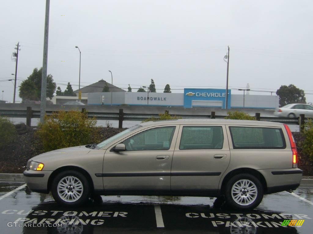 2004 V70 2.4 - Ash Gold Metallic / Taupe photo #3