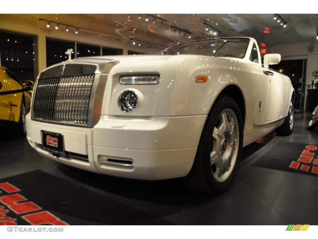 English White 2009 Rolls-Royce Phantom Drophead Coupe Exterior Photo #44206791