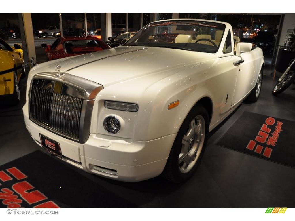 English White 2009 Rolls-Royce Phantom Drophead Coupe Exterior Photo #44207011