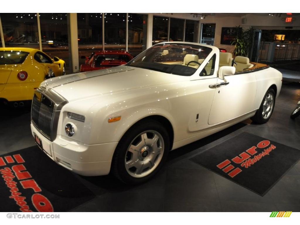 English White 2009 Rolls-Royce Phantom Drophead Coupe Exterior Photo #44207119