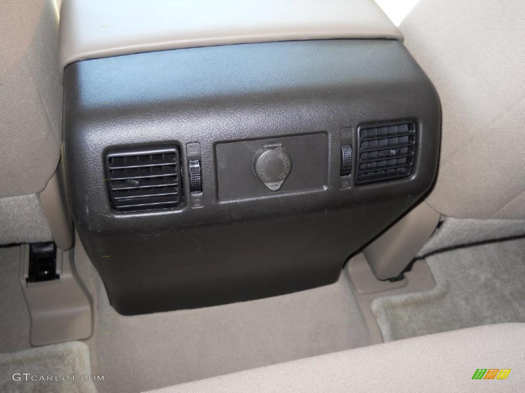 2008 Tundra SR5 CrewMax - Super White / Beige photo #15