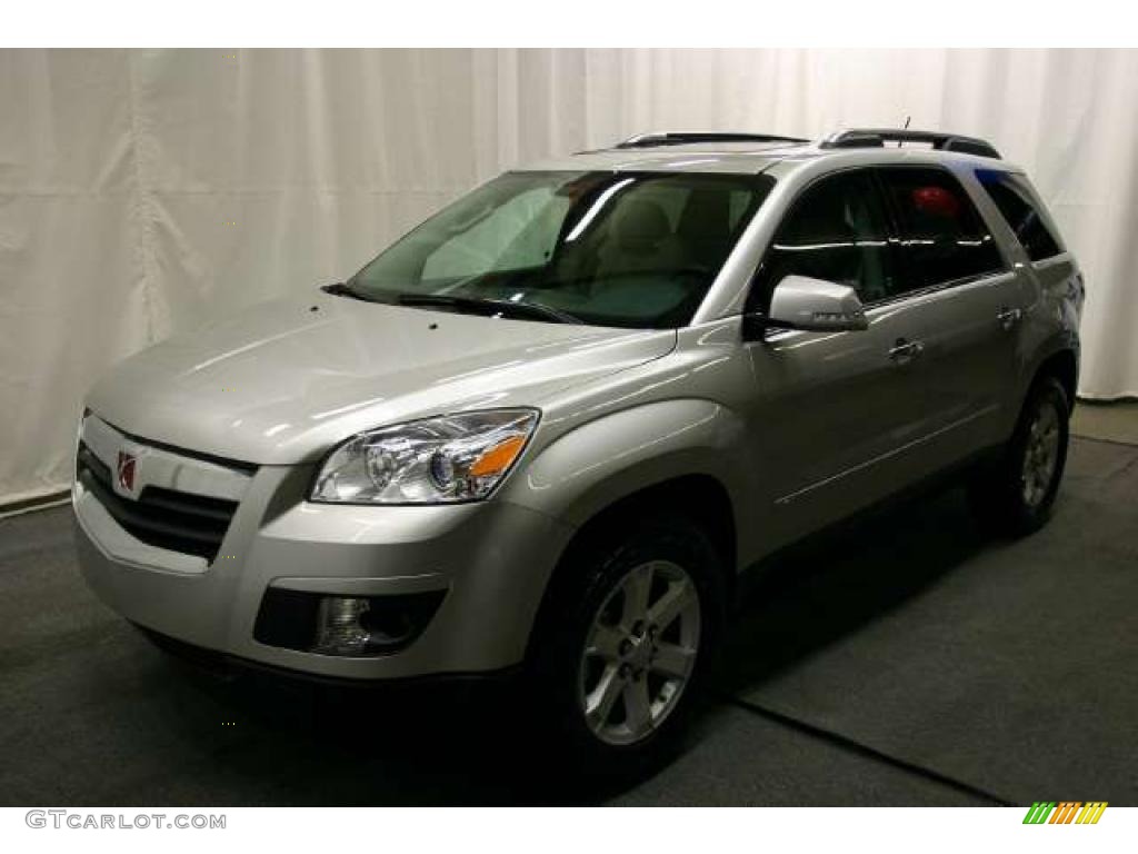 2008 Outlook XR AWD - Silver Pearl / Gray photo #6