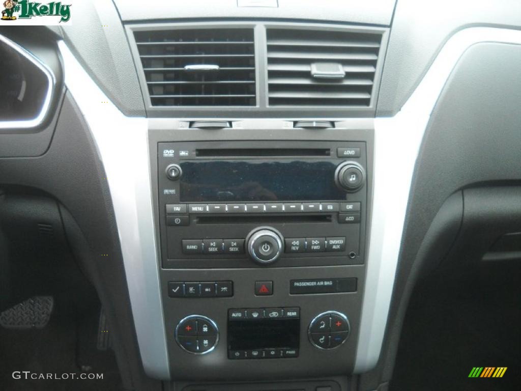 2009 Traverse LT AWD - Silver Moss Metallic / Ebony photo #17
