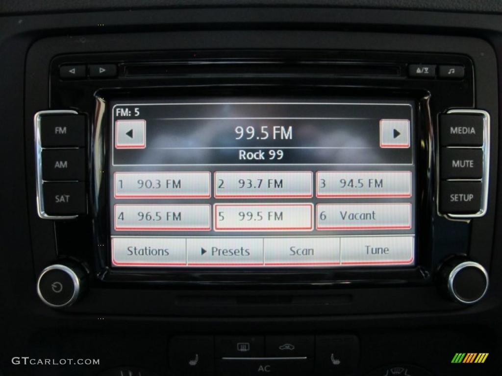 2011 Volkswagen Jetta TDI Sedan Controls Photo #44219405