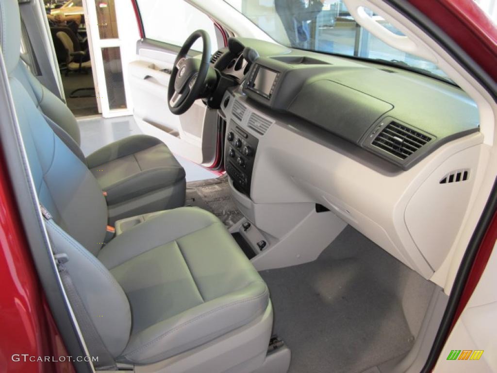 Aero Gray Interior 2011 Volkswagen Routan SE Photo #44219917