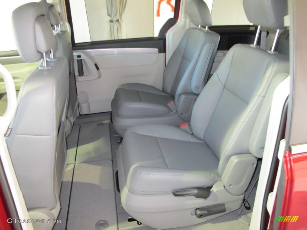 Aero Gray Interior 2011 Volkswagen Routan SE Photo #44219933