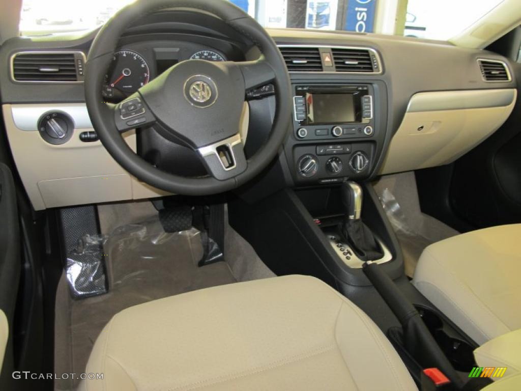 Cornsilk Beige Interior 2011 Volkswagen Jetta SEL Sedan Photo #44220785