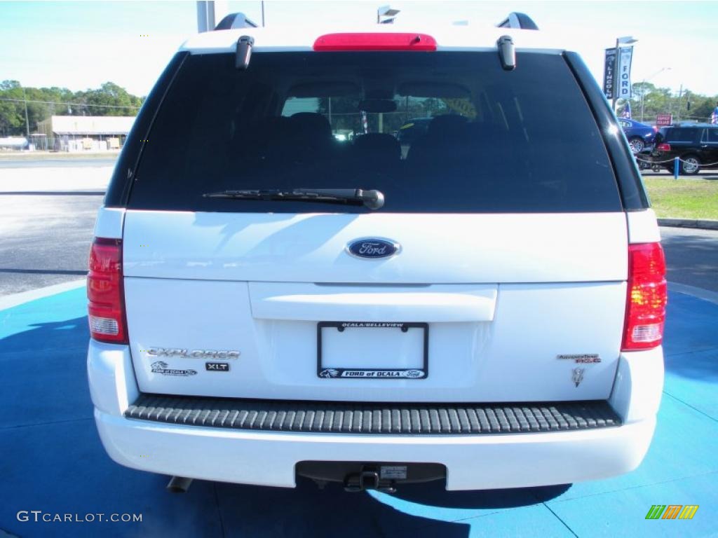 2005 Explorer XLT - Oxford White / Medium Parchment photo #4