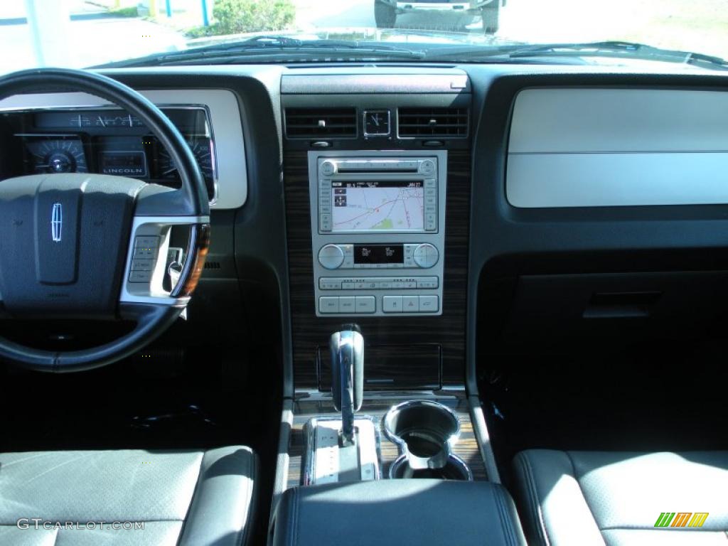 2008 Navigator Luxury - Black / Charcoal Black photo #21