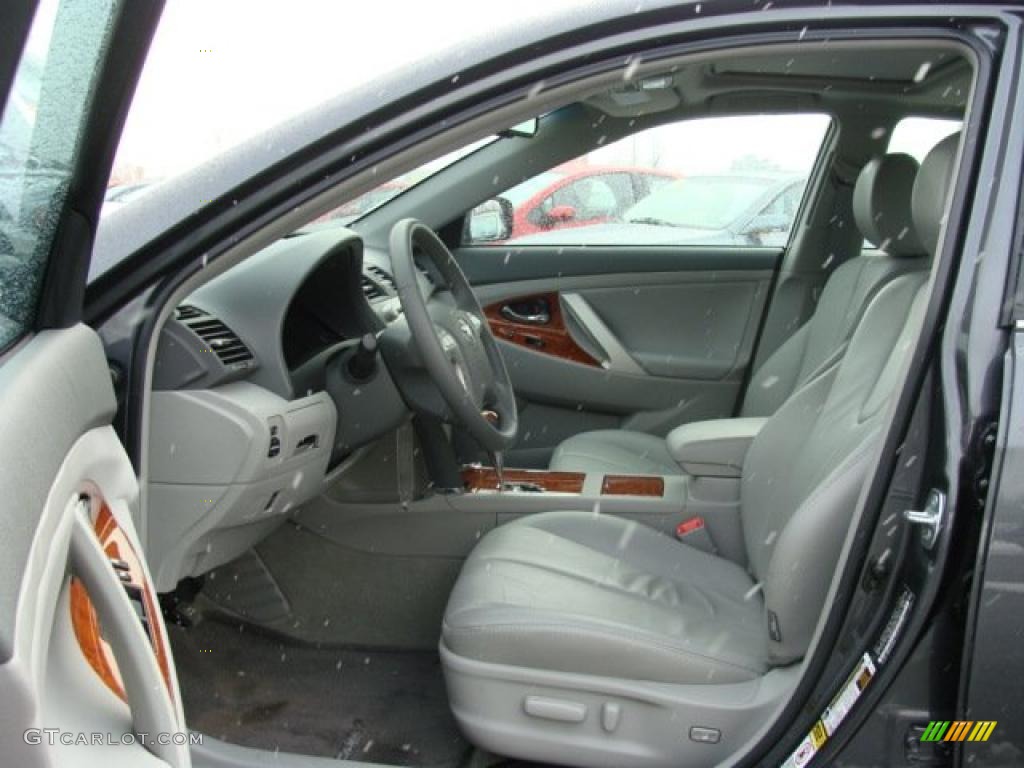 Ash Gray Interior 2010 Toyota Camry XLE Photo #44249128