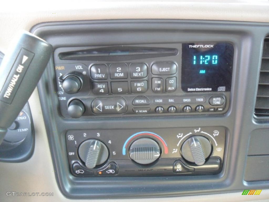 2002 Chevrolet Silverado 1500 LS Extended Cab Controls Photo #44250744