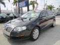 Deep Black - Passat Turbo Sedan Photo No. 1