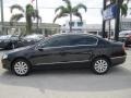 Deep Black - Passat Turbo Sedan Photo No. 2