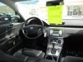 Deep Black - Passat Turbo Sedan Photo No. 12