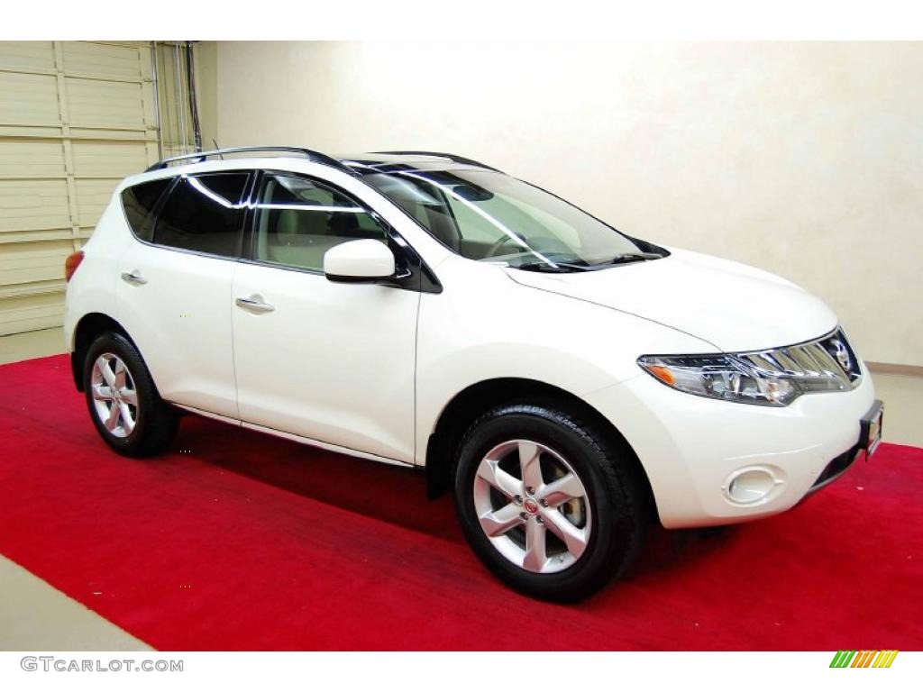 Glacier White Pearl Nissan Murano