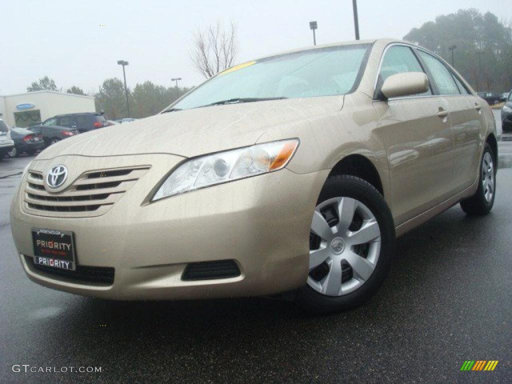 2007 Camry LE - Desert Sand Mica / Bisque photo #1