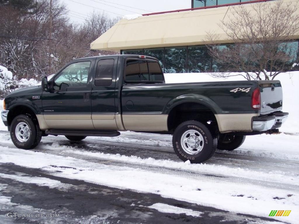 2001 F350 Super Duty Lariat SuperCab 4x4 - Dark Highland Green Metallic / Medium Parchment photo #4
