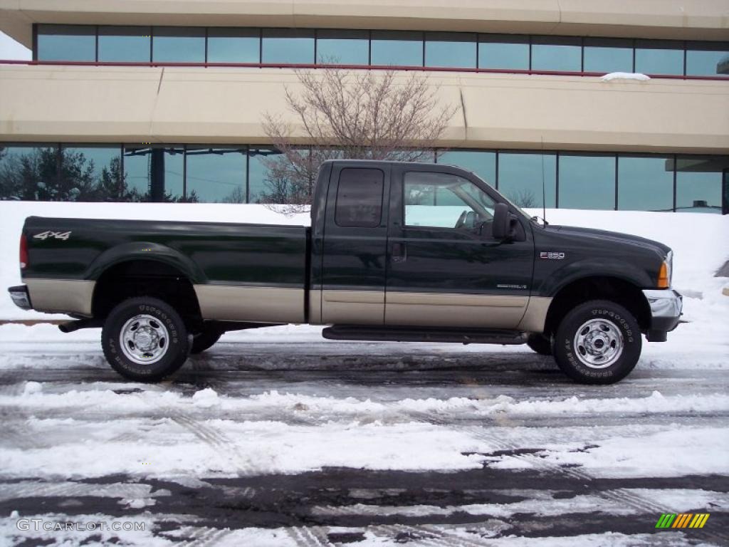 2001 F350 Super Duty Lariat SuperCab 4x4 - Dark Highland Green Metallic / Medium Parchment photo #11