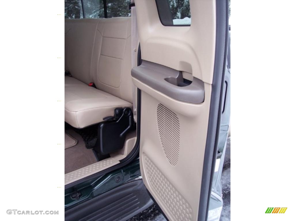 2001 F350 Super Duty Lariat SuperCab 4x4 - Dark Highland Green Metallic / Medium Parchment photo #31
