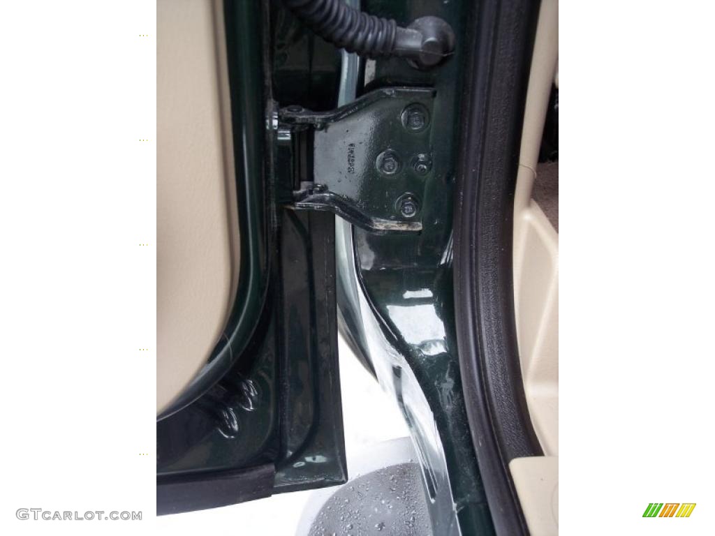 2001 F350 Super Duty Lariat SuperCab 4x4 - Dark Highland Green Metallic / Medium Parchment photo #58