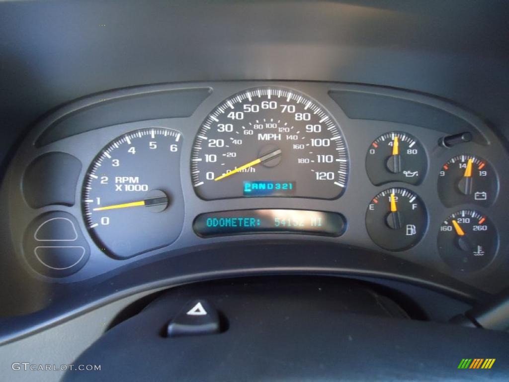 2004 Silverado 1500 LS Extended Cab - Summit White / Medium Gray photo #25