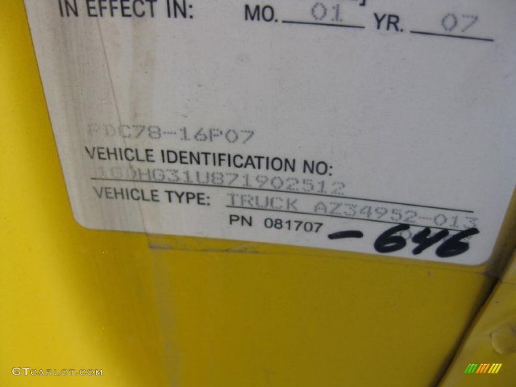 2007 Savana Cutaway 3500 Commercial Cargo Van - Yellow / Medium Pewter photo #13