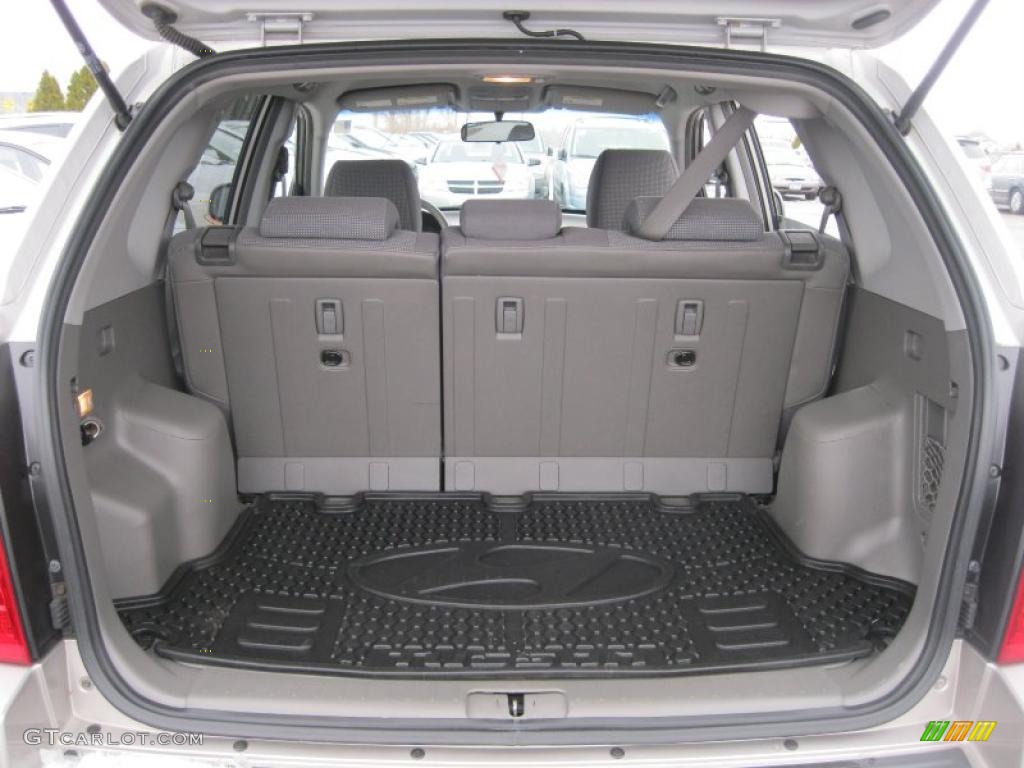 2006 Hyundai Tucson GL Trunk Photo #44271648