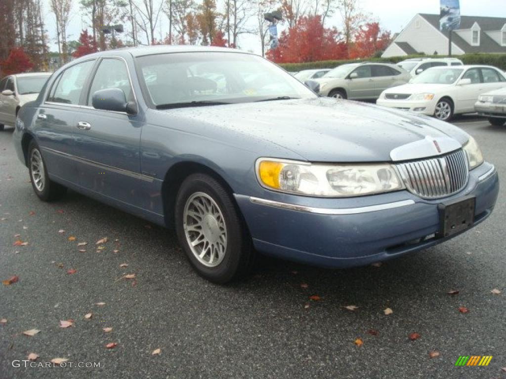 2000 Town Car Signature - Graphite Blue Metallic / Light Graphite photo #7