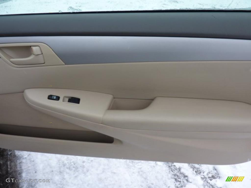 2006 Solara SE Coupe - Arctic Frost Pearl / Ivory photo #17