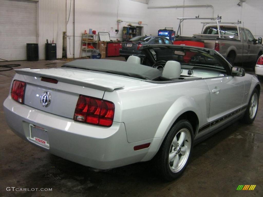 2007 Mustang V6 Premium Convertible - Satin Silver Metallic / Light Graphite photo #2