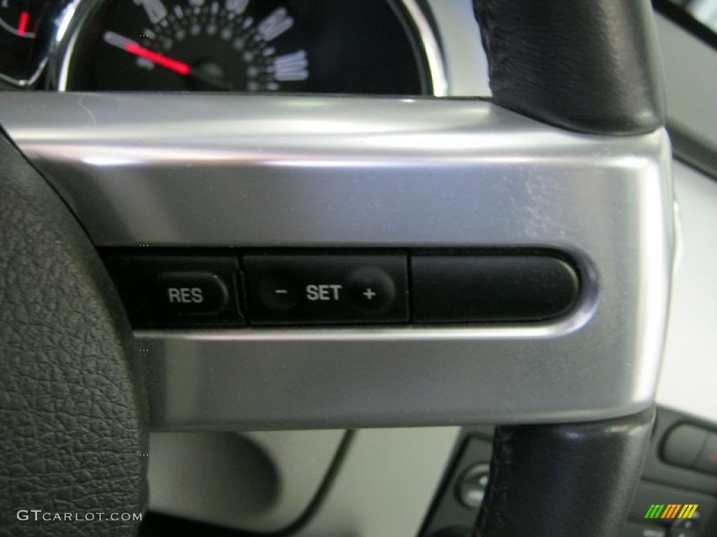 2007 Mustang V6 Premium Convertible - Satin Silver Metallic / Light Graphite photo #10