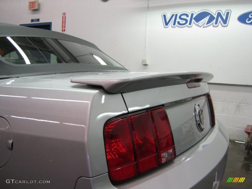 2007 Mustang V6 Premium Convertible - Satin Silver Metallic / Light Graphite photo #12
