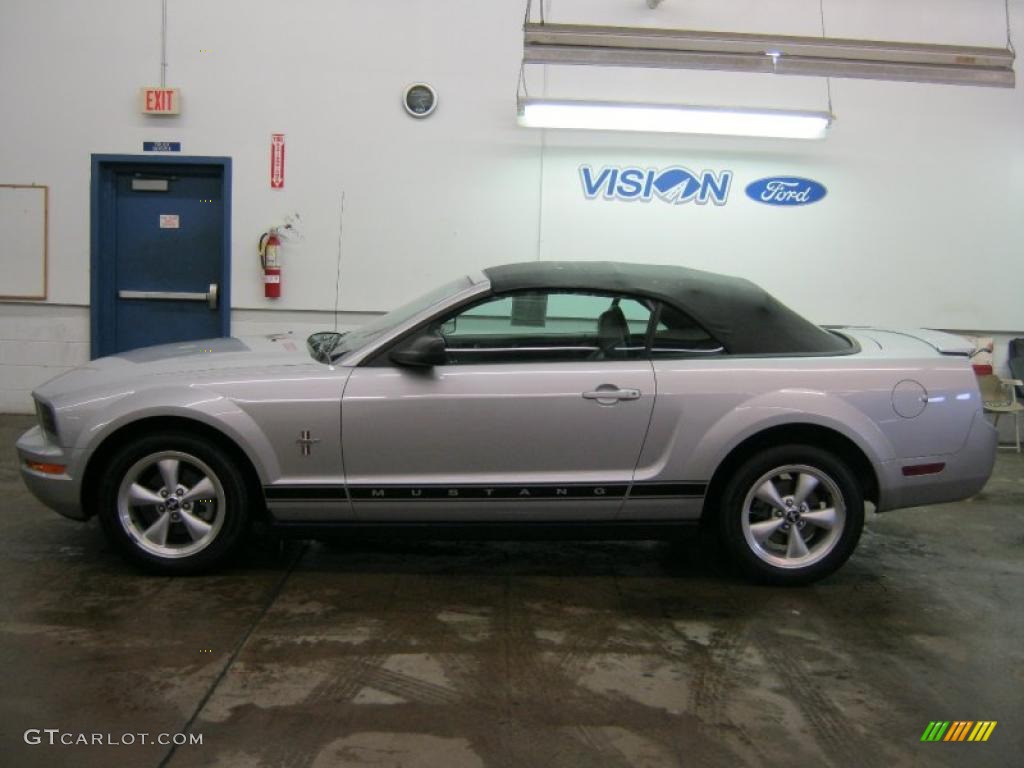 2007 Mustang V6 Premium Convertible - Satin Silver Metallic / Light Graphite photo #17