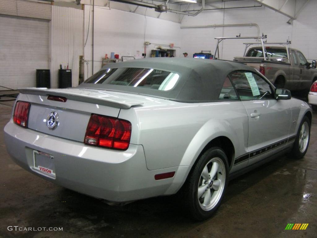 2007 Mustang V6 Premium Convertible - Satin Silver Metallic / Light Graphite photo #20