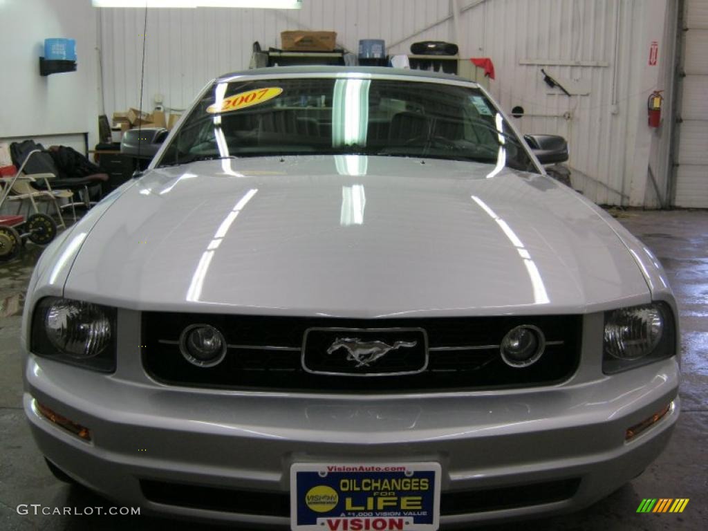 2007 Mustang V6 Premium Convertible - Satin Silver Metallic / Light Graphite photo #22