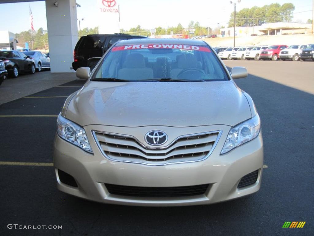 2010 Camry LE - Sandy Beach Metallic / Bisque photo #8